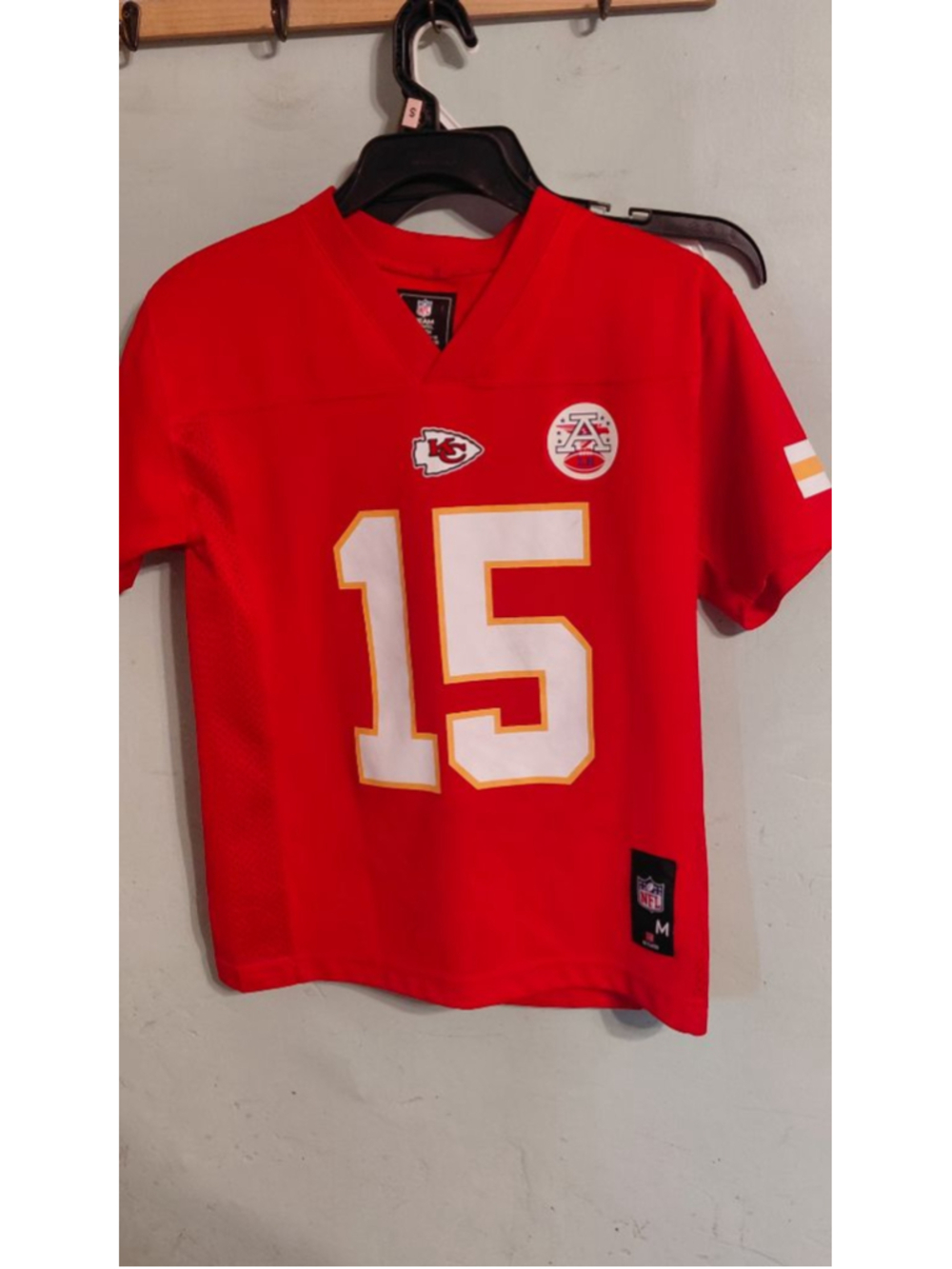 Boys NFL Mahomes Kansas City Chiefs Jersey M Red White